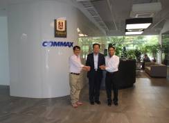  Commax Việt Nam chụp ảnh lưu niệm cùng Ông Bong Duk Byun Chủ Tịch Công Ty Commax 15-05-2017.